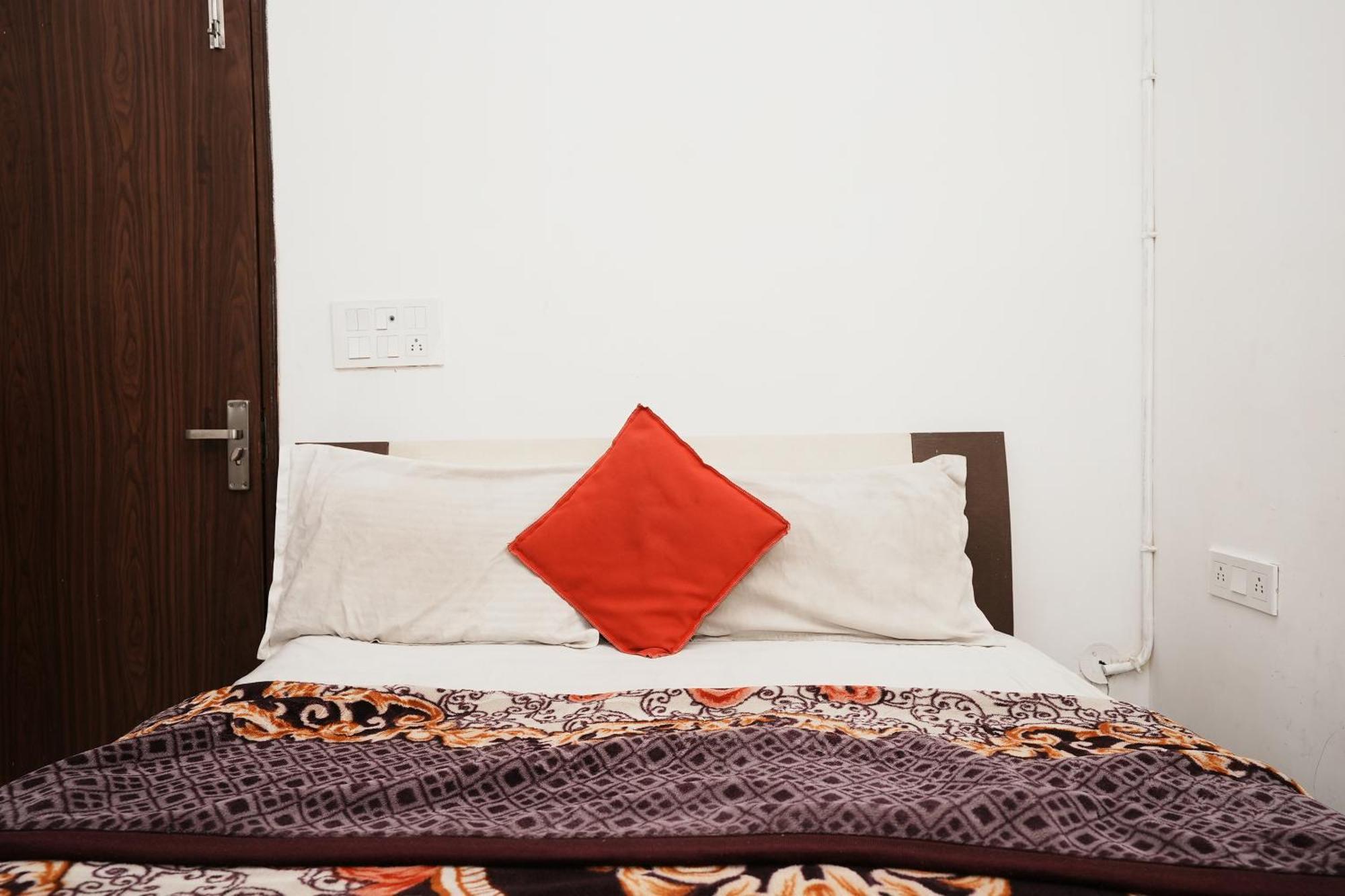 Hotel Sunrise Moon New Delhi Exterior photo