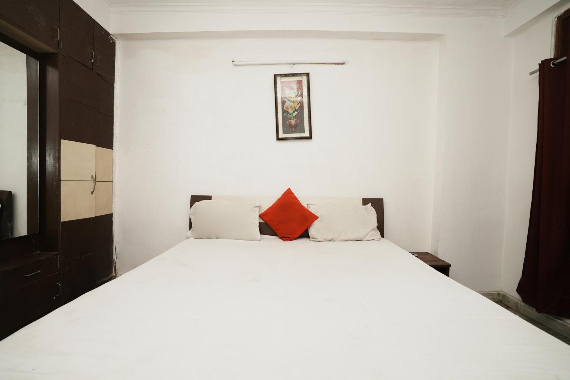 Hotel Sunrise Moon New Delhi Exterior photo